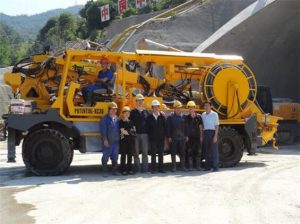 Mining Shotcrete Robot Onsite (3)