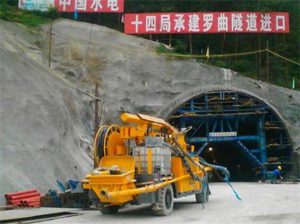 Mining Shotcrete Robot Onsite (5)