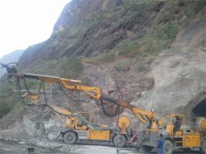 Mining Shotcrete Robot Onsite (6)
