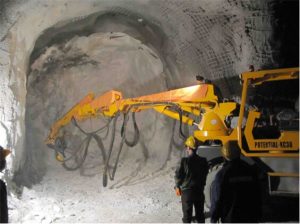 Mining Shotcrete Robot Onsite (8)